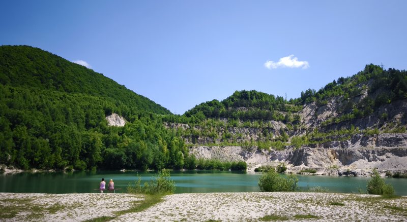 Šútovské jezero - zatopený lom v Kraľovanech